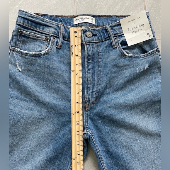NWT Abercrombie & Fitch Women's The Skinny High Rise Blue Jeans Raw Hem Sz 28/6R - Picture 11 of 11